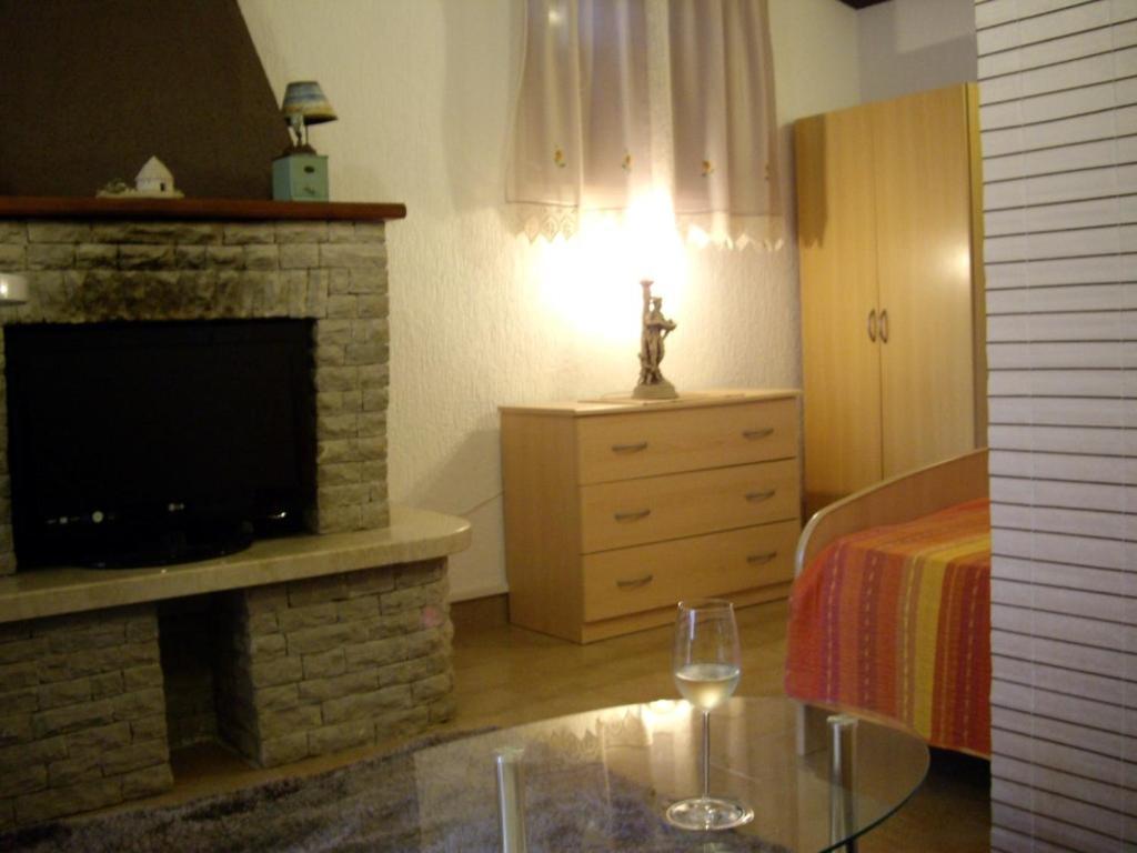 Adria Apartments พูลา ภายนอก รูปภาพ