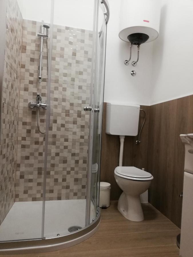 Adria Apartments พูลา ภายนอก รูปภาพ